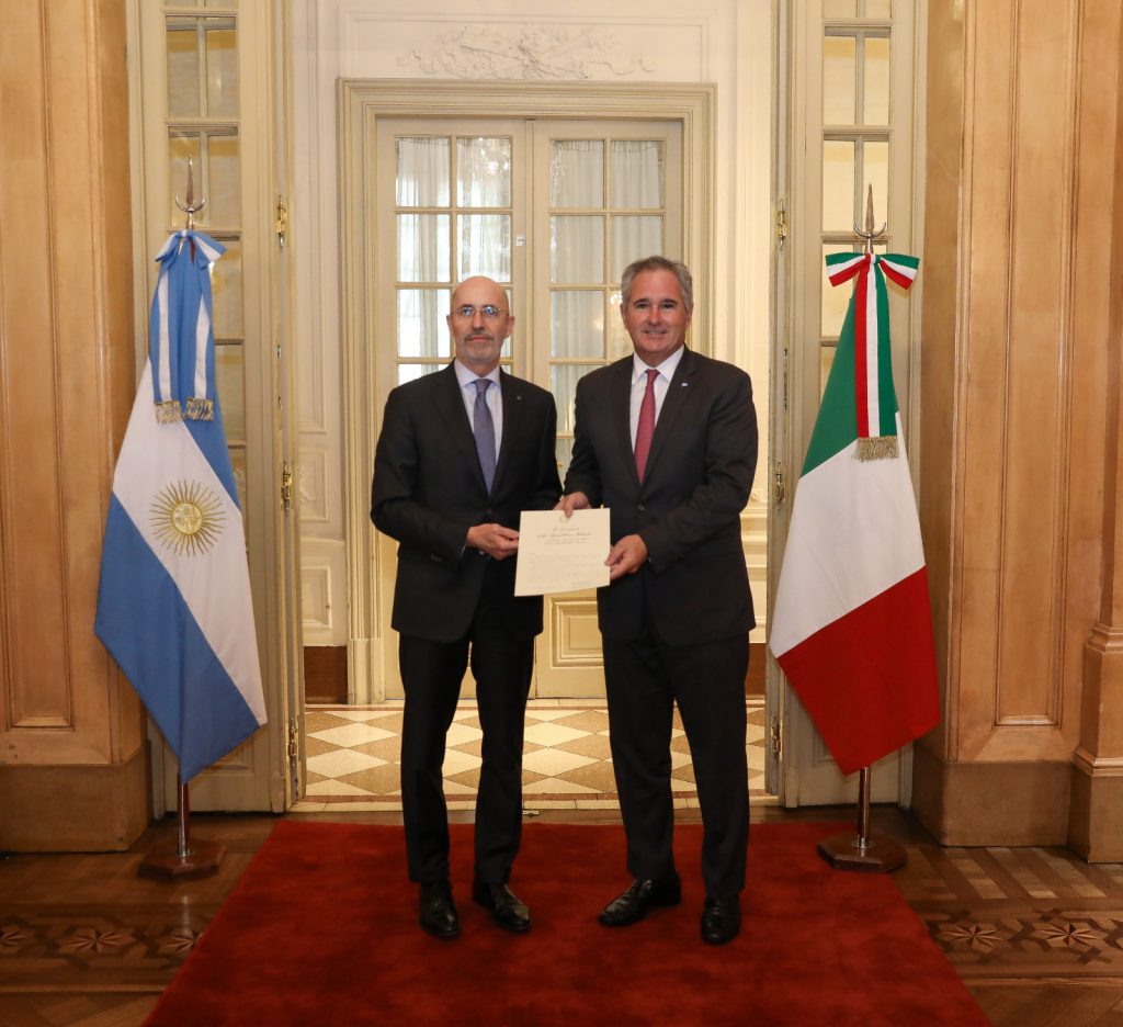 El Embajador Fabrizio Nicoletti presentó copia de cartas credenciales ...
