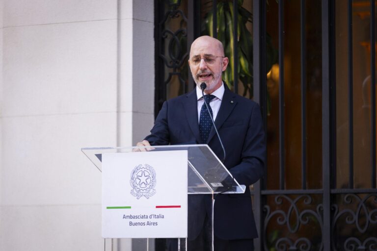 PresentacionEmbajada_102