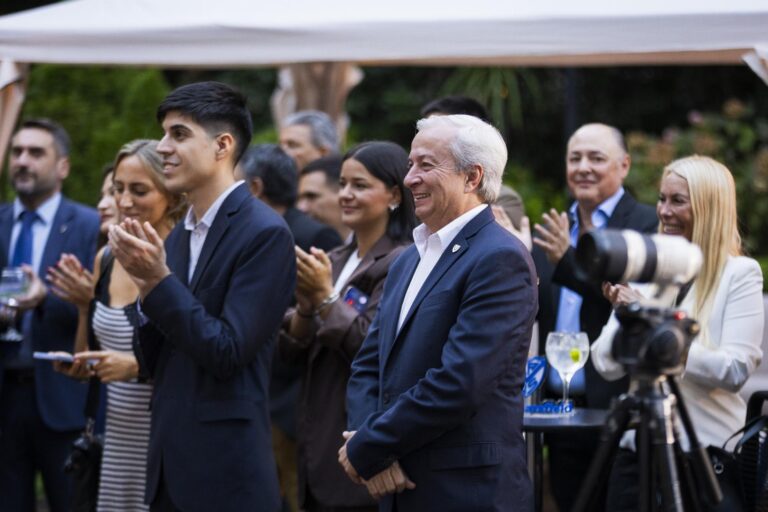 PresentacionEmbajada_111 b