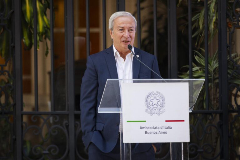 PresentacionEmbajada_118