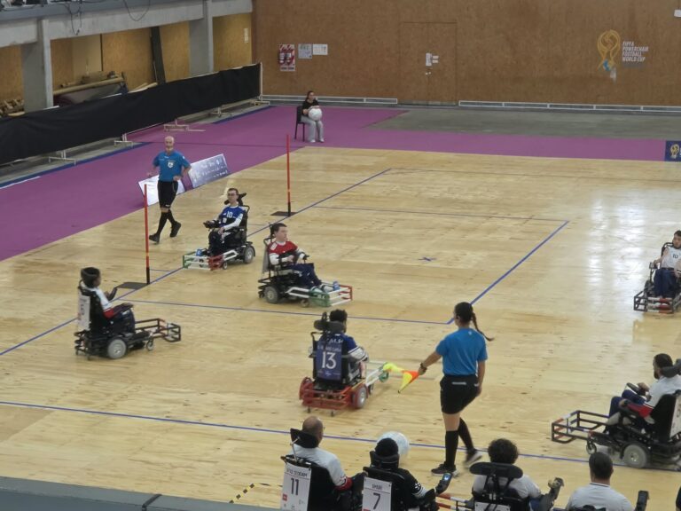 POWERCHAIR FUTBALL 4